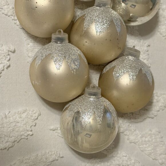 7 Vintage Shiny Brite Snow Cap Glass Christmas Ornaments Plastic Cap USA Mixed - Picture 4 of 14